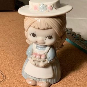 Vintage Royal Crown Japan Porcelain Figurine (B16)